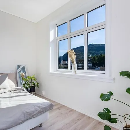 Pleasant 3-room Overlooking Mountains And Appartement *