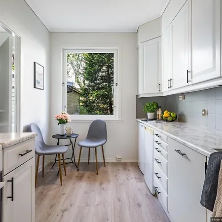Pleasant 3-room Overlooking Mountains And *